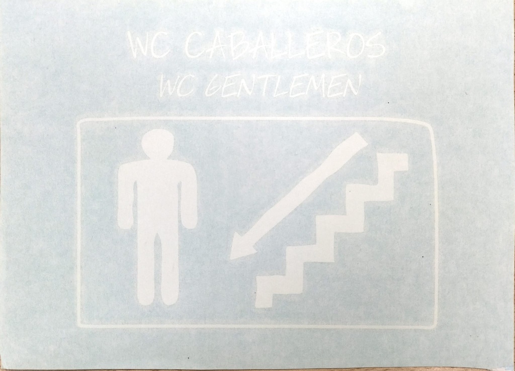 Aseo hombres bajando escaleras izquierda